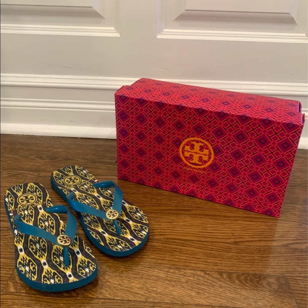 Tory Burch Logo Flip Flops